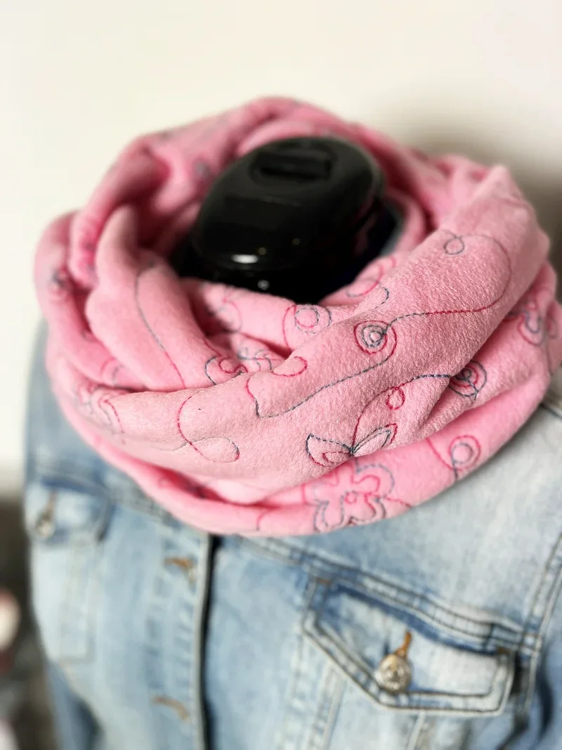Loop-Schal Fleece rosa mit Stickerei