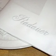 MIt Name bestickte Serviette